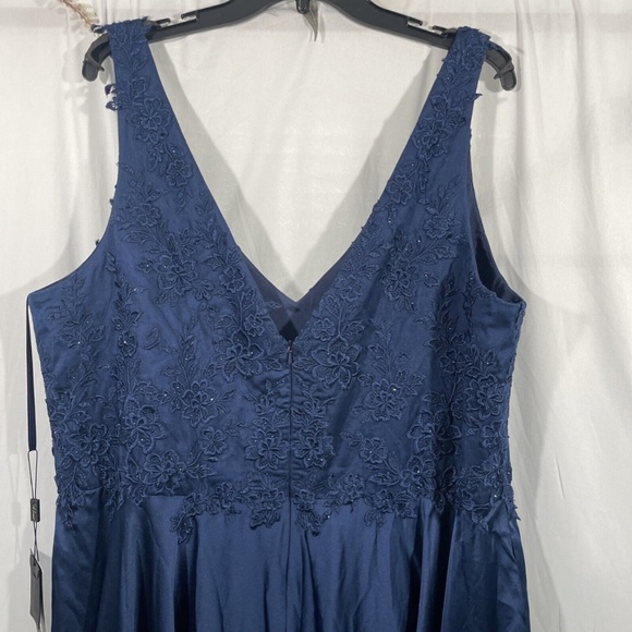 La Femme Navy Blue Formal Gown - Picture 11 of 12